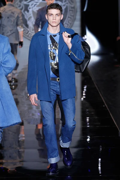 Look 43